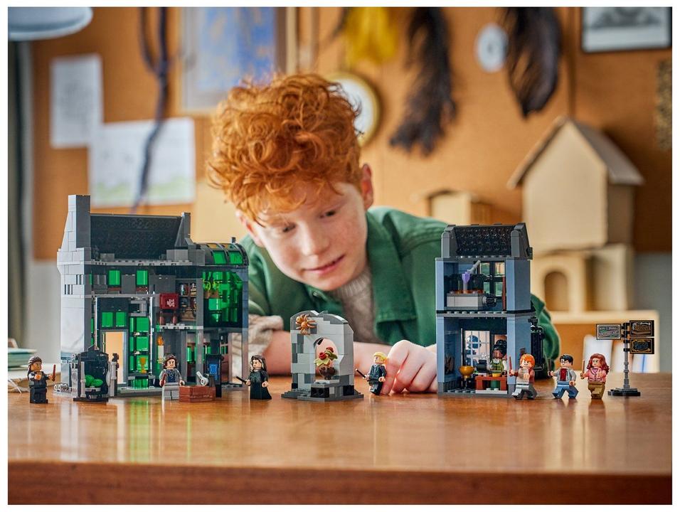 LEGO Harry Potter Lojas do Mundo Mágico no Beco - 1