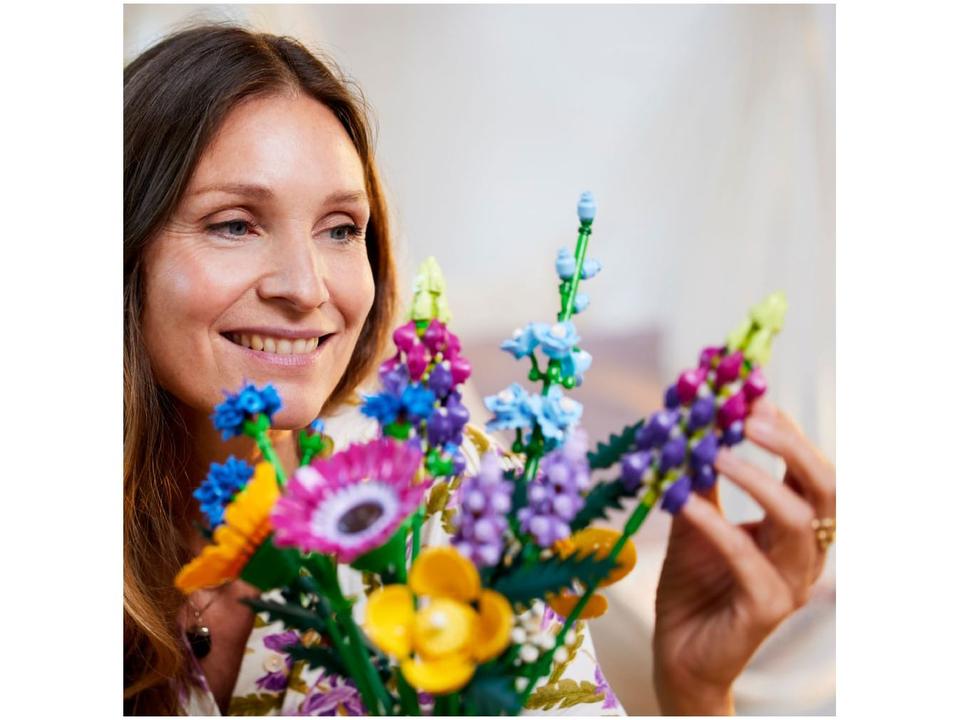 LEGO Icons Buquê de Flores Silvestres 939 Peças - 5