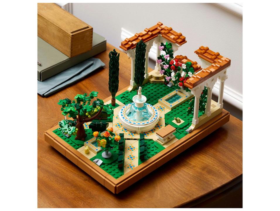 LEGO Jardim com Fonte 10359 1302 peças - 2