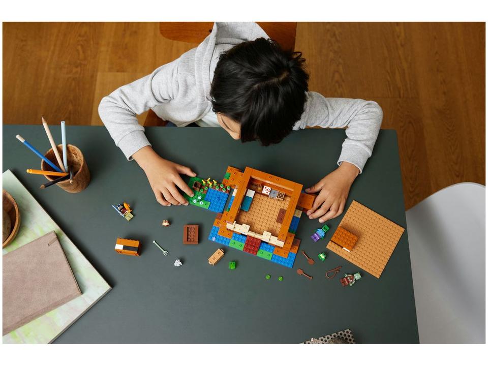 LEGO Minecraft A Casa Sapo 21256 400 Peças - 3