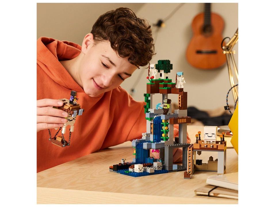 LEGO Minecraft A Estação Ghast - 1
