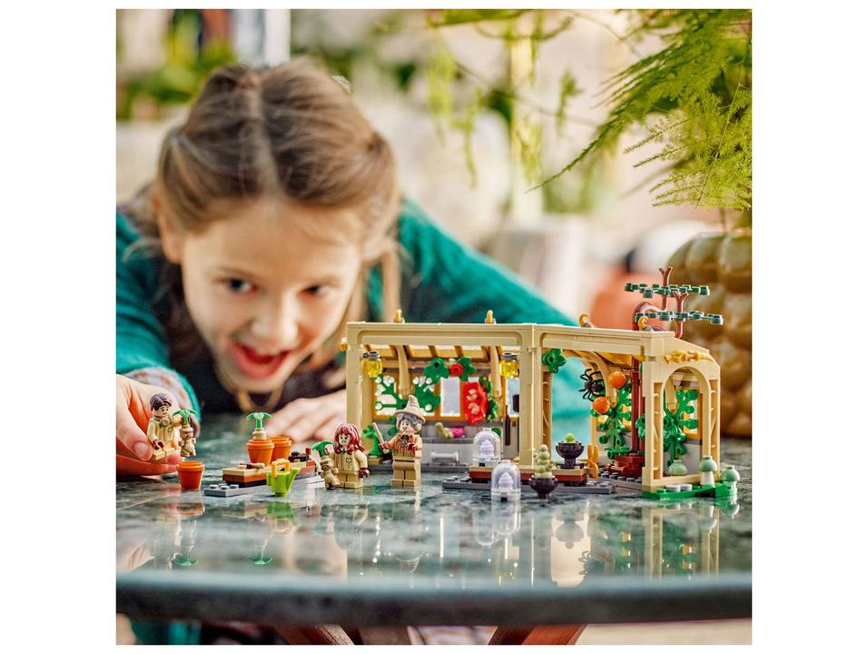 LEGO O Castelo de Hogwarts: Aula de Herbologia - 2