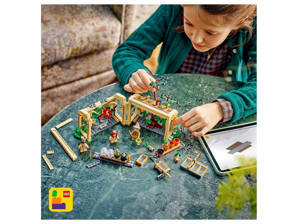 LEGO O Castelo de Hogwarts: Aula de Herbologia - 1