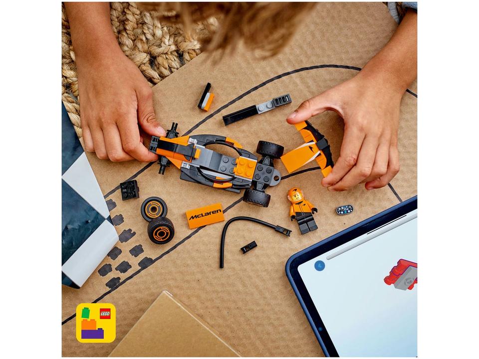 LEGO Piloto de F1 com Carro de Corrida da McLaren - 1