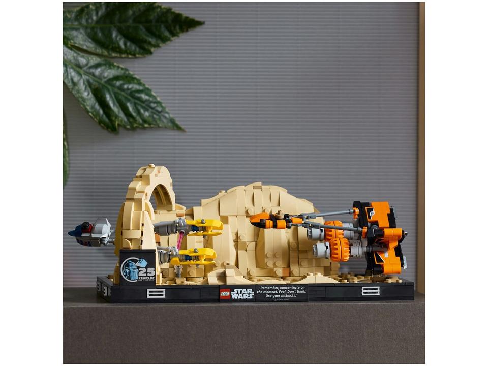 LEGO Star Wars Diorama da Corrida de Pods de Mos - 5