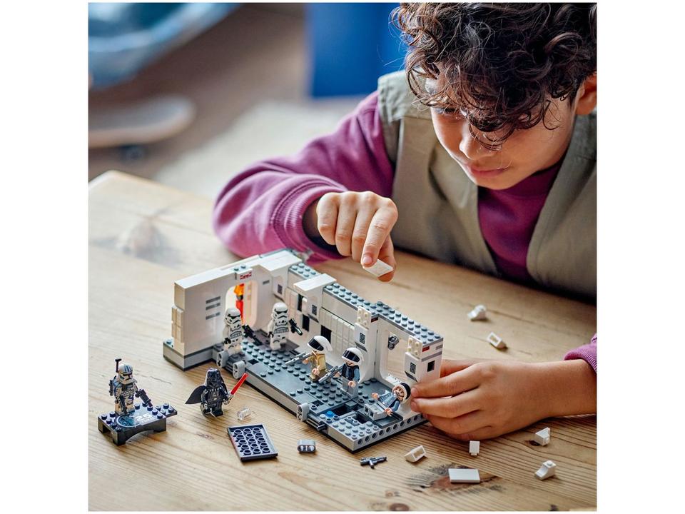 LEGO Star Wars Embarcando na Tantive IV 75387 - 3