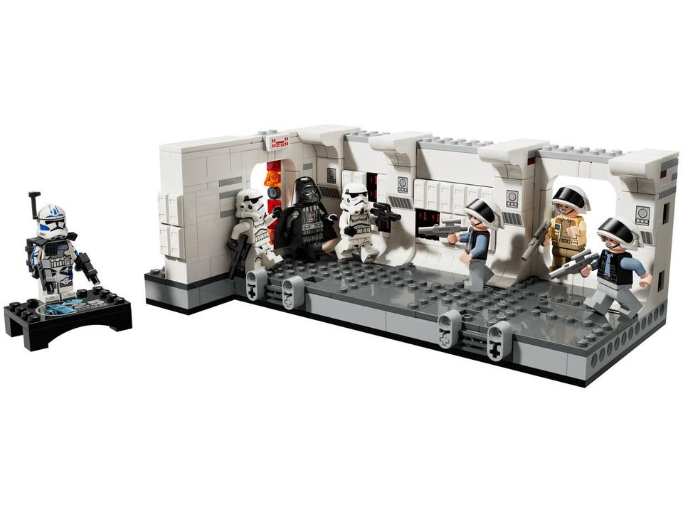 LEGO Star Wars Embarcando na Tantive IV 75387 - 2