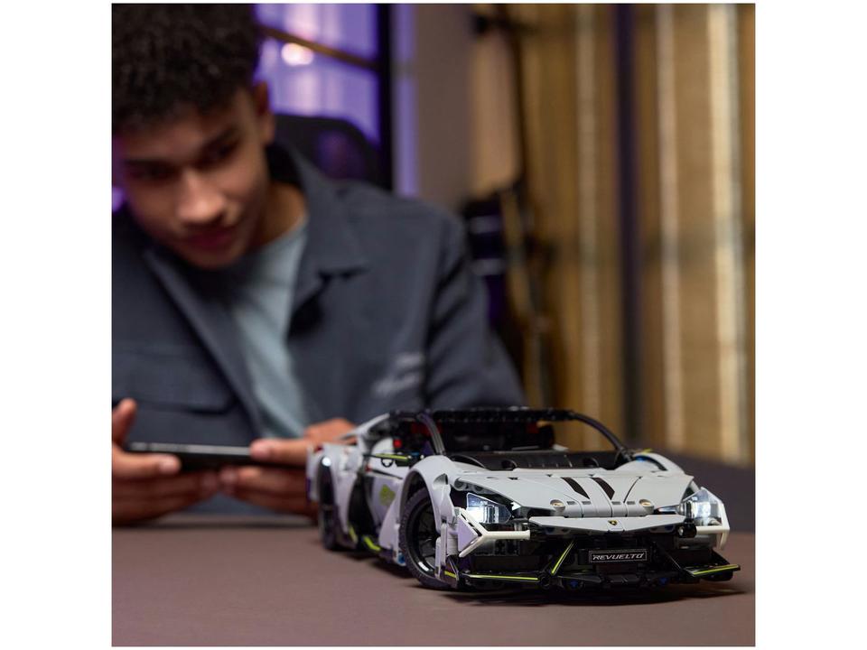 LEGO Supercarro Esportivo Lamborghini Revuelto - 1