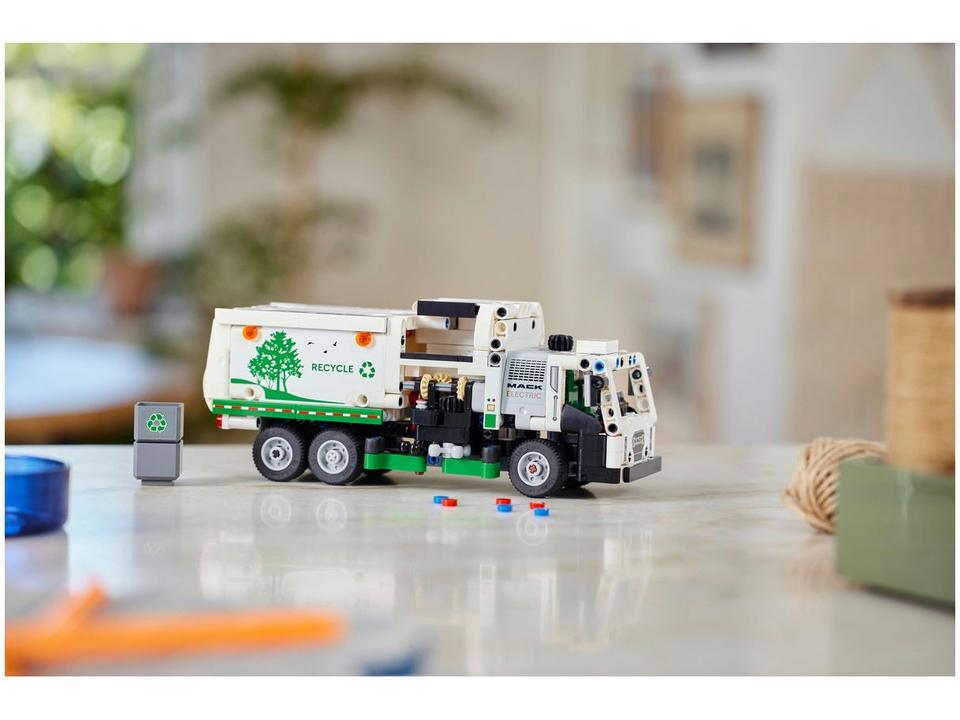 LEGO Technic Caminhão de Lixo Mack LR Electric - 5