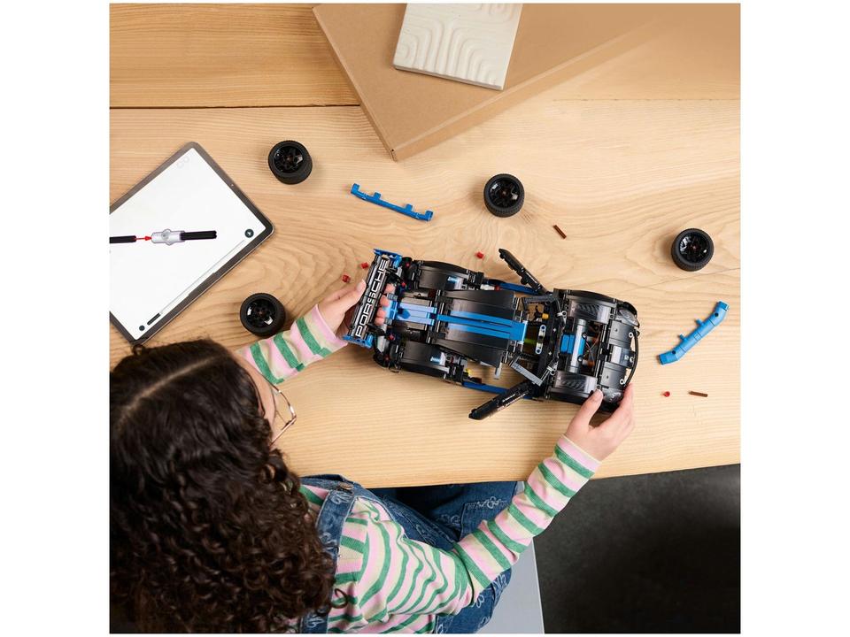 LEGO Technic Carro de Corrida Porsche GT4 - 5