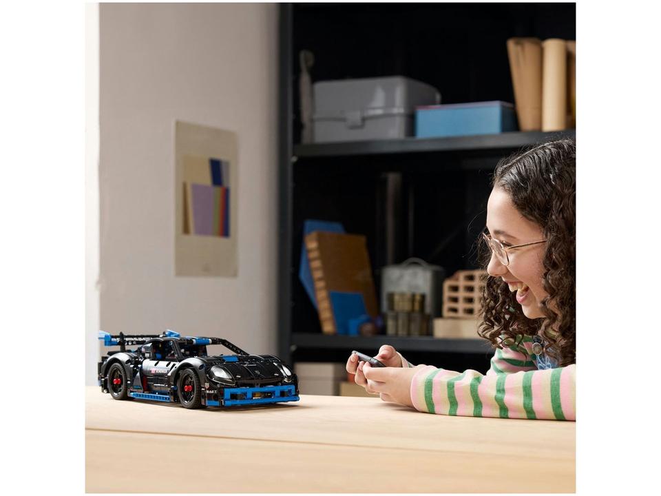 LEGO Technic Carro de Corrida Porsche GT4 - 4