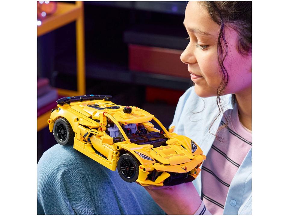 LEGO Technic Chevrolet Corvette Stingray 42205 - 2