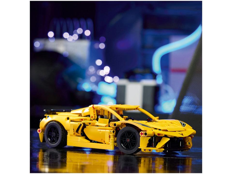 LEGO Technic Chevrolet Corvette Stingray 42205 - 4