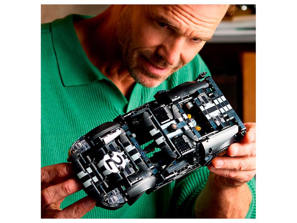 LEGO Technic Ford GT40 MKII de Corrida de 1966 - 2