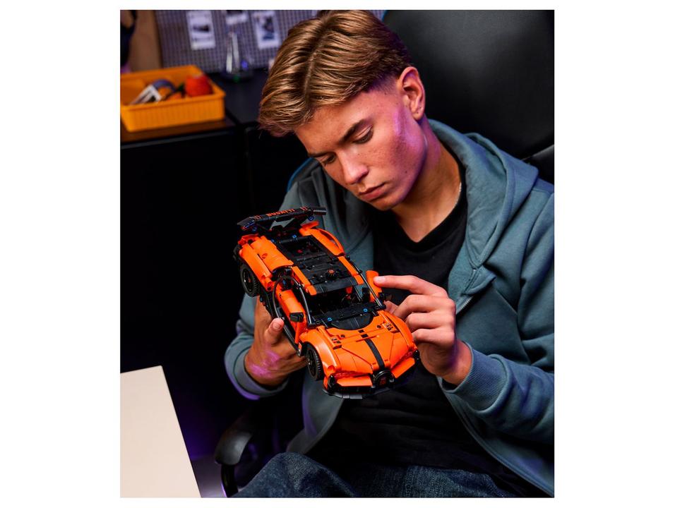 LEGO Technic Hipercarro Bugatti Chiron Pur Sport - 2