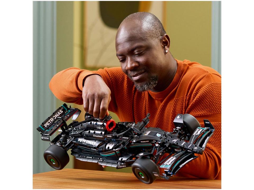 LEGO Technic Mercedes-AMG F1 W14 E Performance - 2