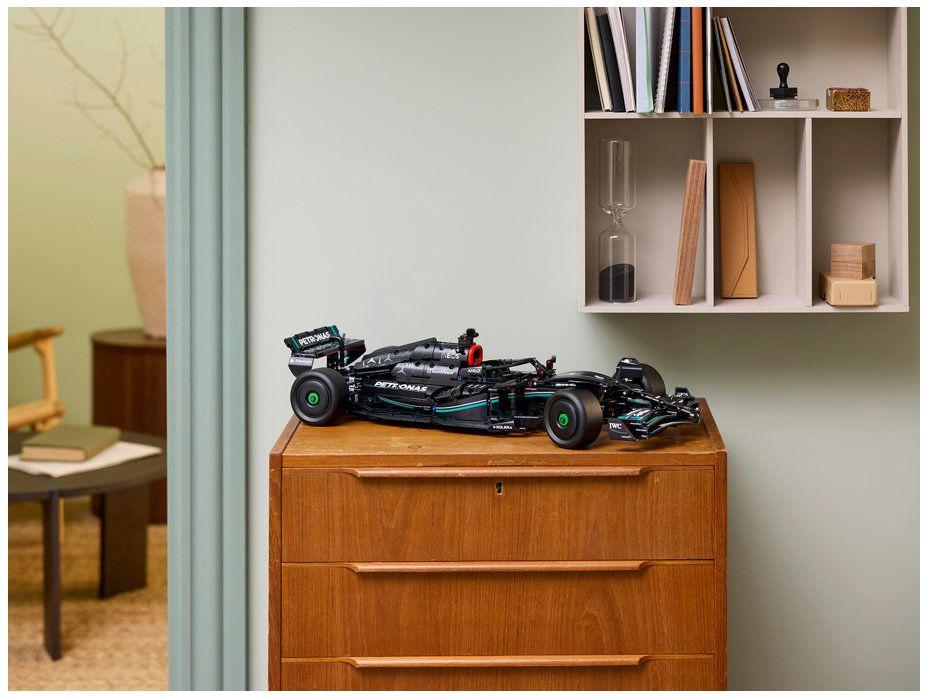 LEGO Technic Mercedes-AMG F1 W14 E Performance - 1