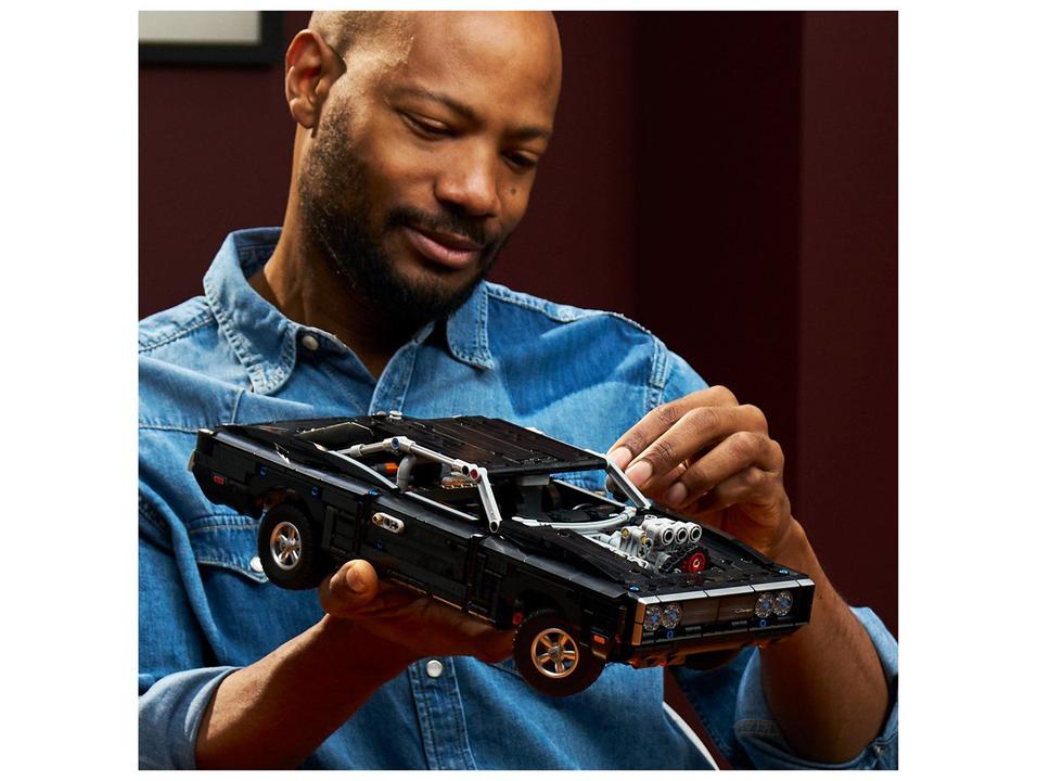 LEGO Technic Velozes e Furiosos: Dodge Charger - 1