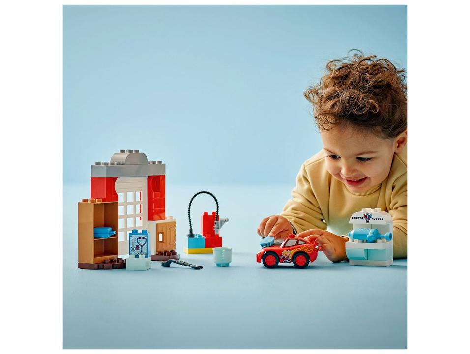 LEGO Visita de McQueen a Garagem do Doc 10456 - 1