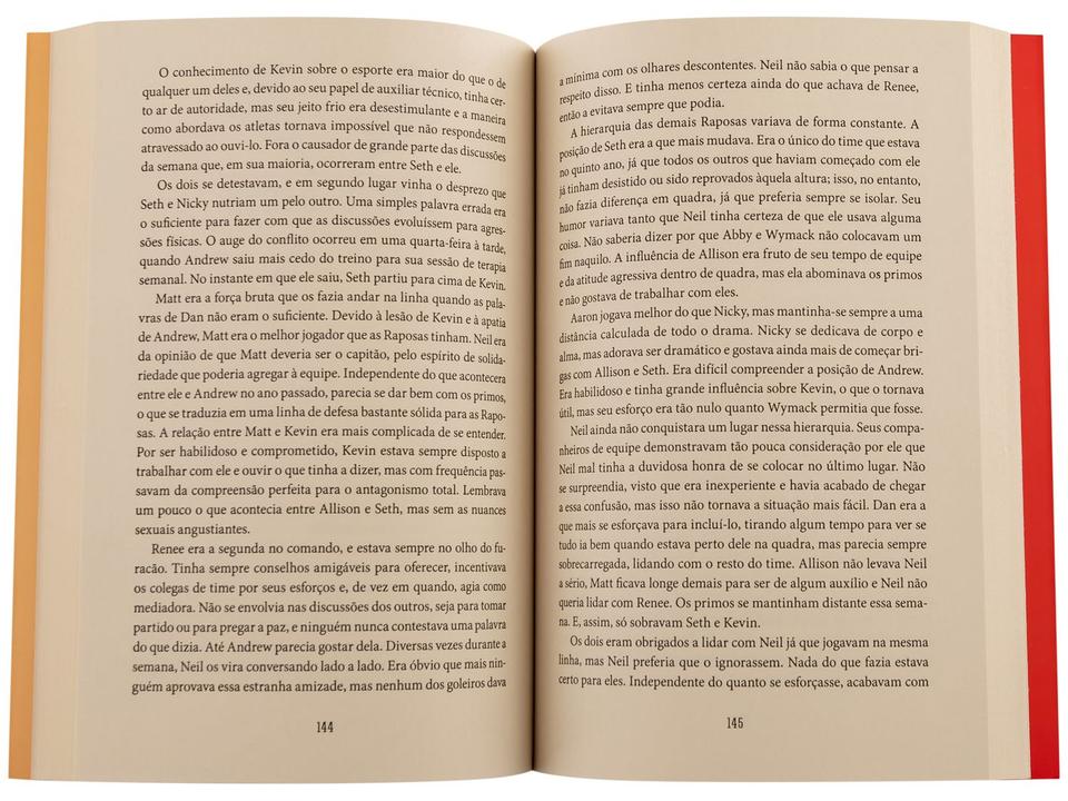 Livro A Toca das Raposas Nora Sakavic - 3