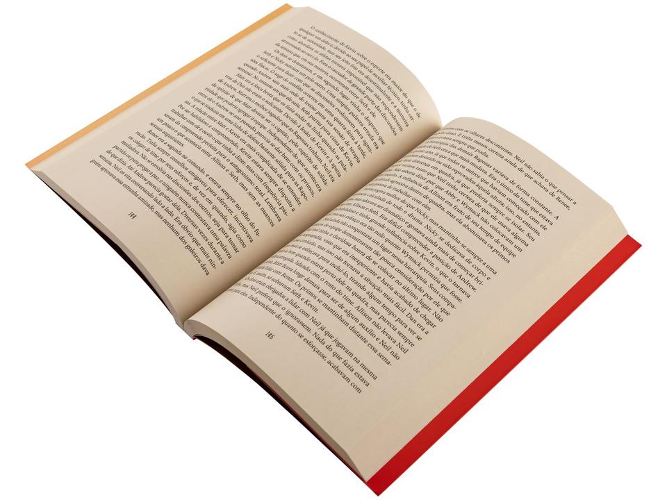 Livro A Toca das Raposas Nora Sakavic - 4