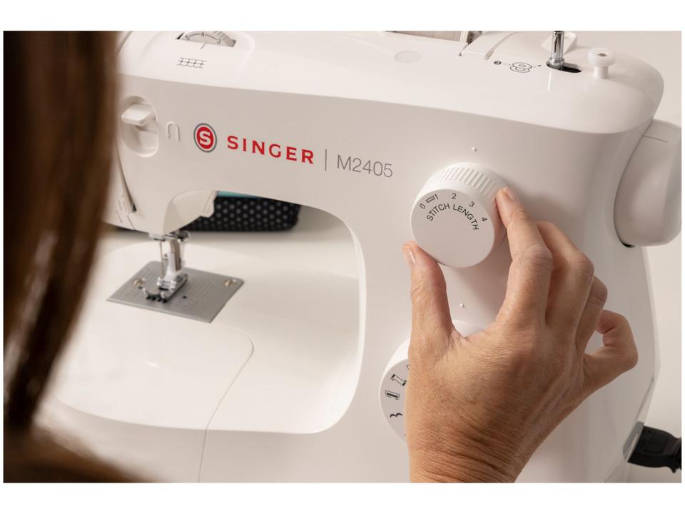 Máquina de Costura Singer M2405 Portátil - 4