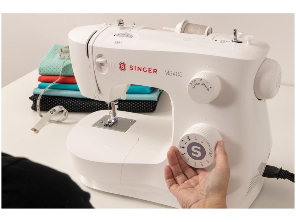 Máquina de Costura Singer M2405 Portátil - 2