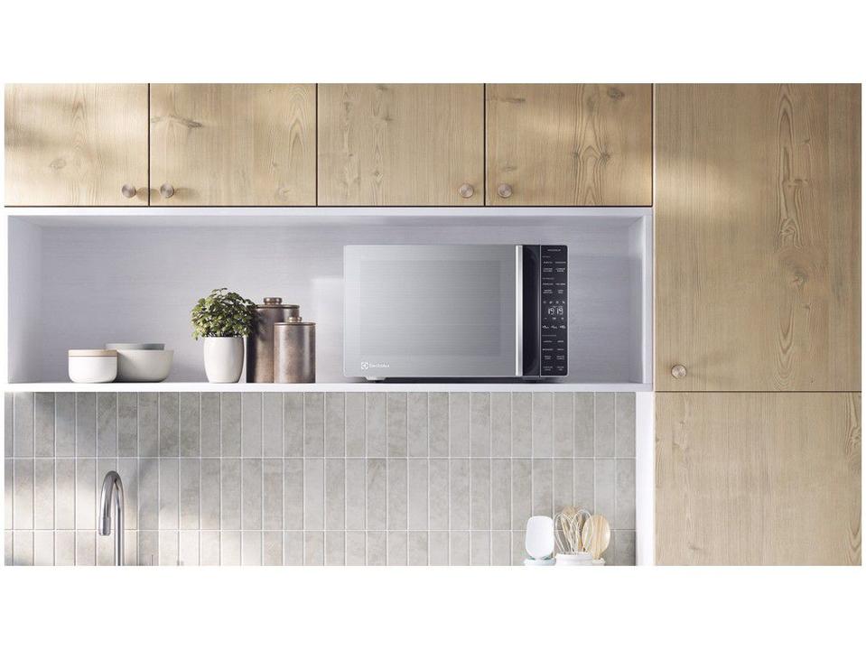 Micro-ondas Electrolux 36L Prata e Preto Espelhado Efficient ME36S - 2