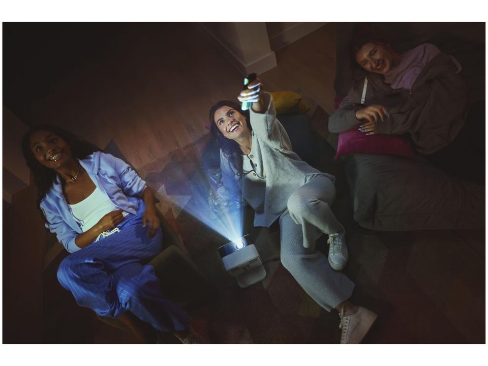 Projetor Portátil com Suporte Ajustável Smart Epson Lifestudio Flex Full HD EF-71W Som Bose Google TV Wi-Fi Branco Pérola - 4