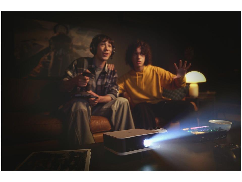 Projetor Portátil Smart Epson Lifestudio Pop Full HD EF-61 Som Bose Google TV Wi-Fi Branco Pérola - 2