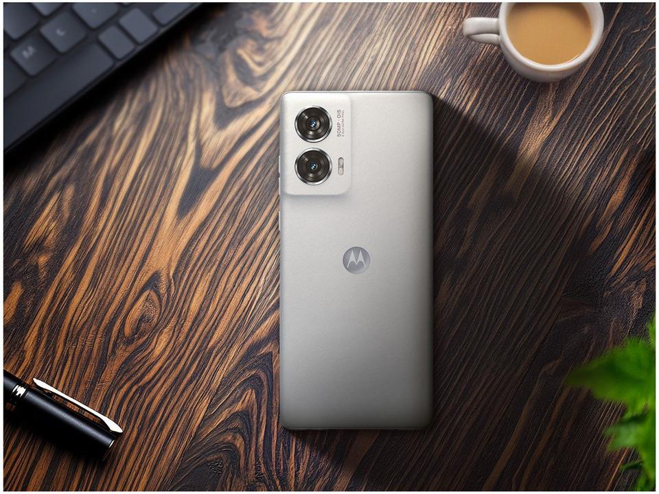 Smartphone Motorola Edge 50 Fusion 256GB Light Blue Vegan Leather 5G 8GB RAM 6,7" Câmera Sony Dupla Selfie 32MP Dual Chip - 4