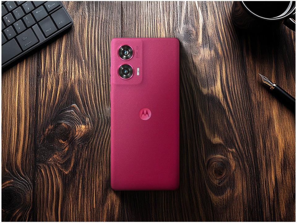 Smartphone Motorola Edge 50 Fusion 256GB Pink Vegan Suede 5G 16GB RAM 6,7" Câmera Sony Dupla Selfie 32MP Dual Chip - 4