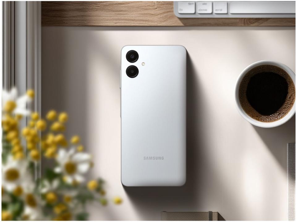 Smartphone Samsung Galaxy A06 128GB 4GB RAM Branco 6,7" Câm. Dupla + Selfie 8MP - 12