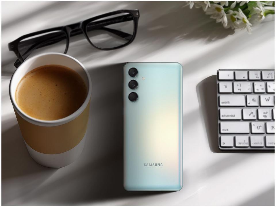 Smartphone Samsung Galaxy M55 256GB 5G 8GB RAM Verde Claro 6,7" Câm. Tripla + Selfie 50MP Dual Chip - 12