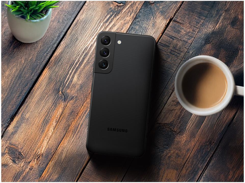 Smartphone Samsung Galaxy S22 128GB Preto 5G Octa-Core 8GB RAM 6,1" Câm. Tripla + Selfie 10MP Dual Chip - 4