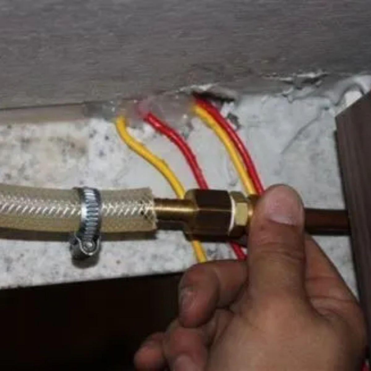 Imagem de Adaptador Tipo Espigão Macho Gás De Botijão Ou Fogão De Embutir Latão