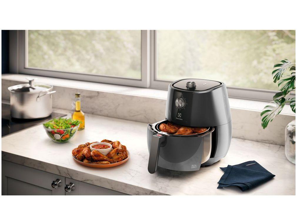 Air Fryer Electrolux Efficient por Rita Lobo EAF30 Grafite 4L com Timer