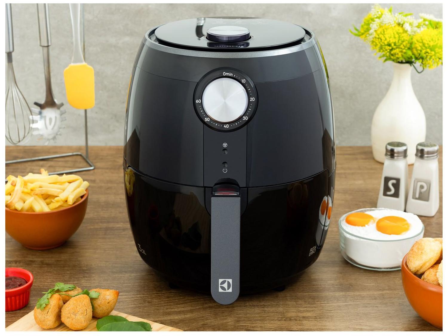 Air Fryer Electrolux Efficient Rita Lobo EAF15 Preta com Timer 3,2L