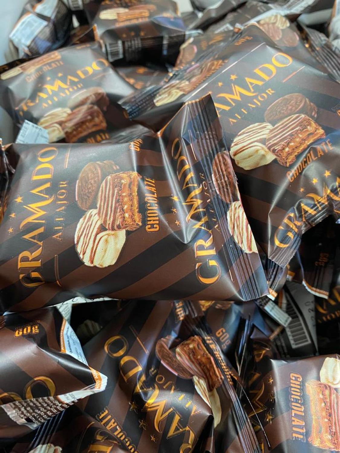 Imagem de Alfajor Gramado Premium Black Exclusive cx c/ 06 unidades