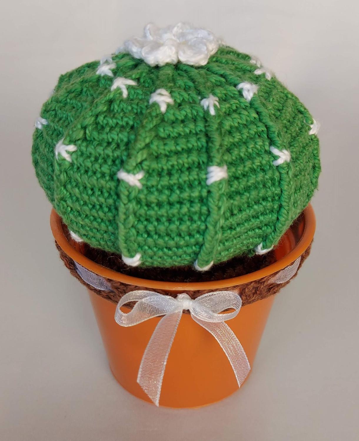 Amigurumi - Cacto flor verde com pote marrom - tam. 10x10x14cm - 190g -  Crochê - Charme de Crochet - Amigurumi - Magazine Luiza