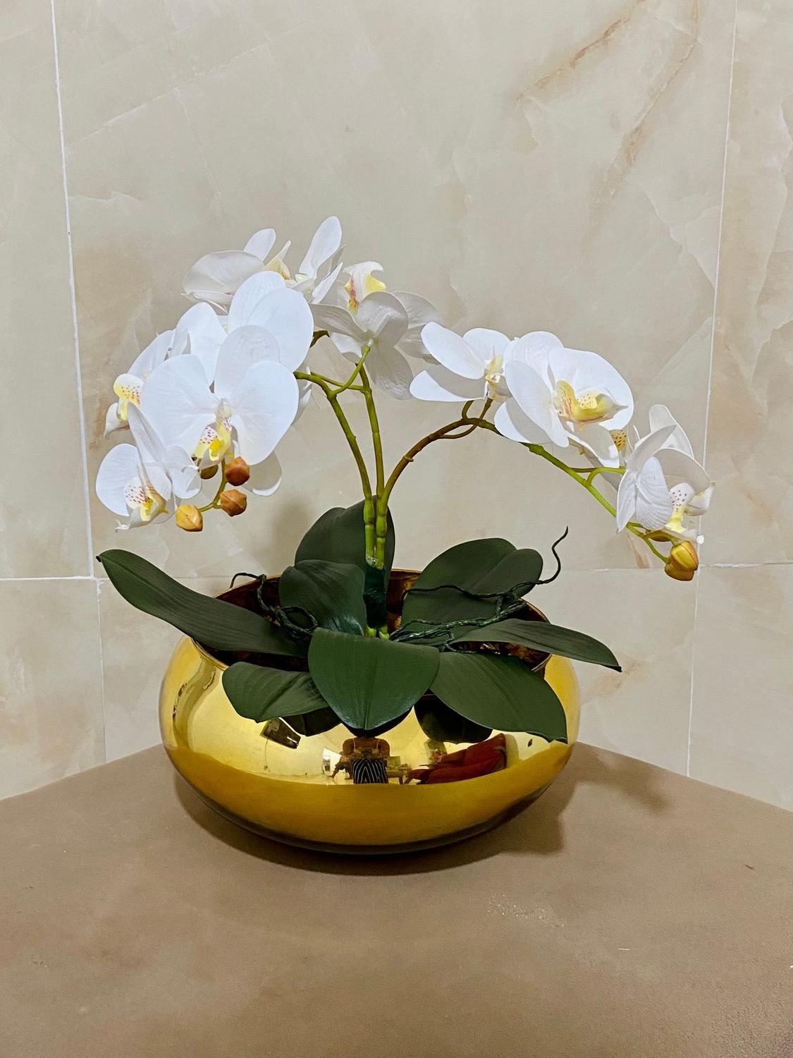 Arranjo de Orquídea Branca com vaso dourado espelhado - Ll - Flores  Artificiais - Magazine Luiza