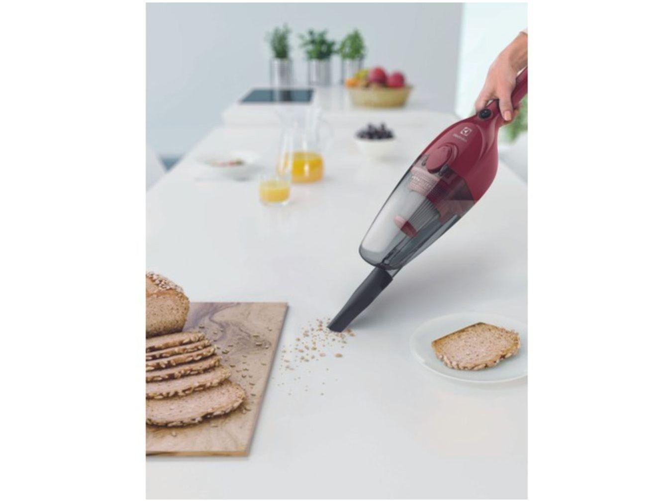 Aspirador de Pó Portátil e Vertical Electrolux 1100W STK13 Vermelho