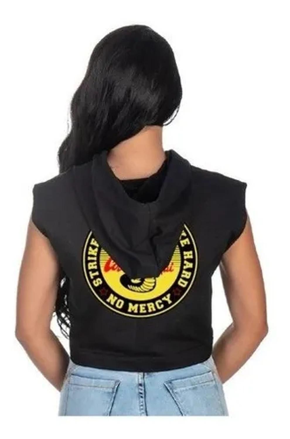 cropped moletom com capuz and jeans