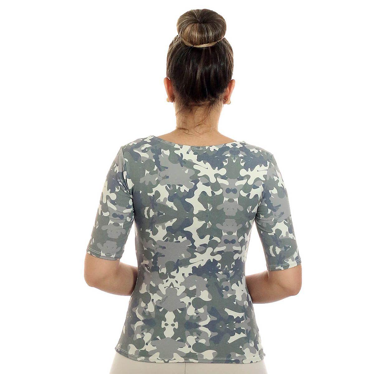 blusa com estampa militar