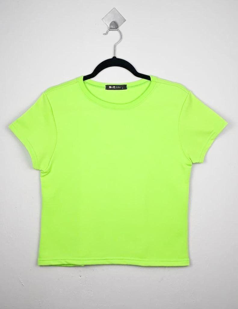 blusa preta com neon