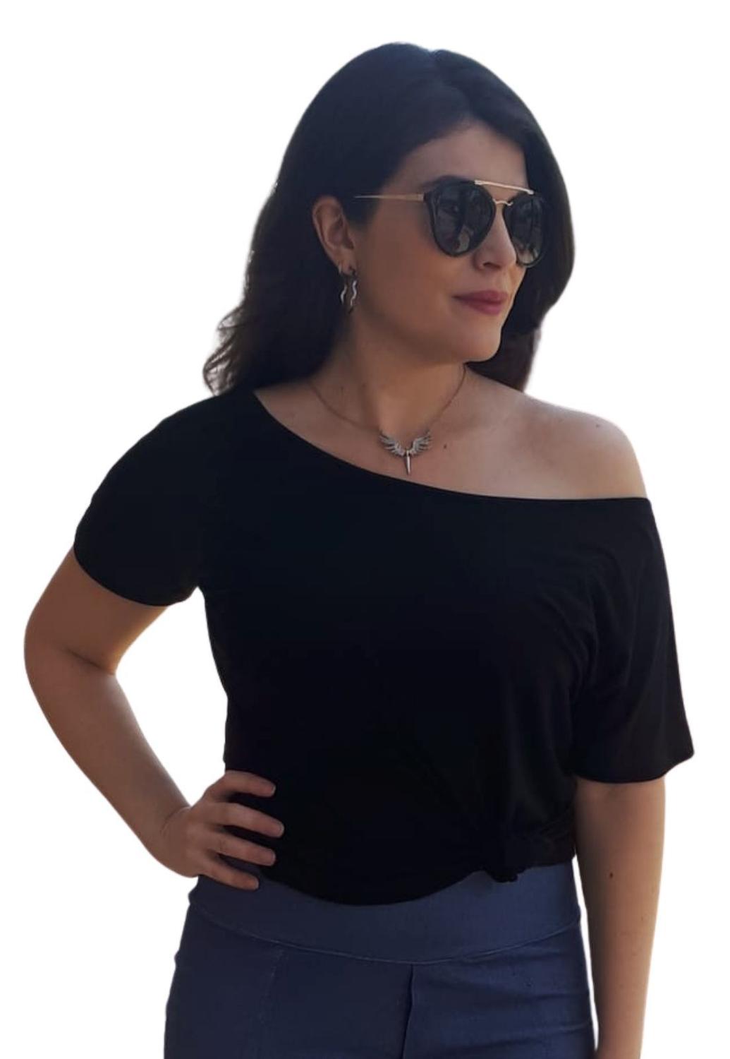 blusa com ombro de fora