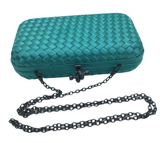 clutch trançada cetim