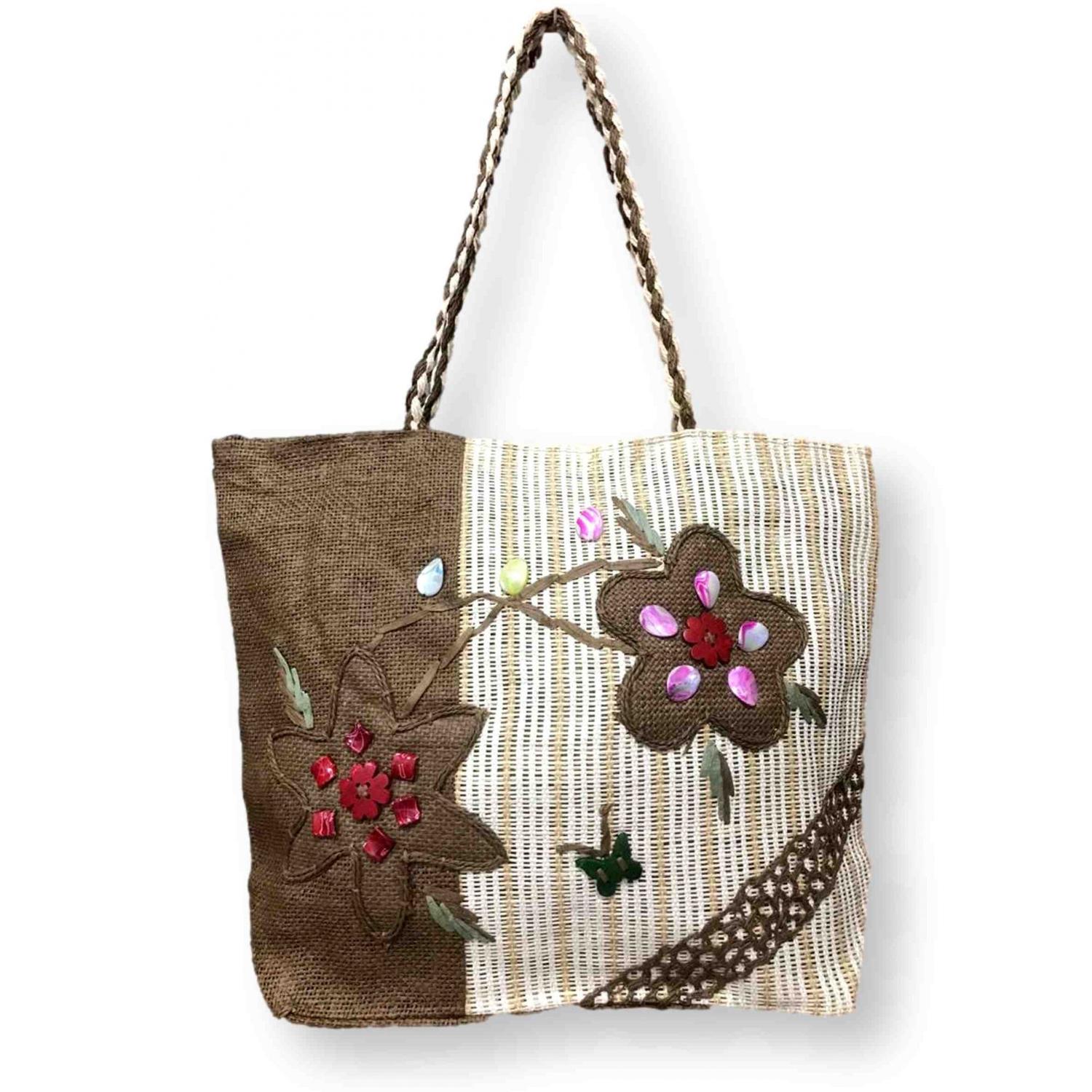 bolsa in embroidery