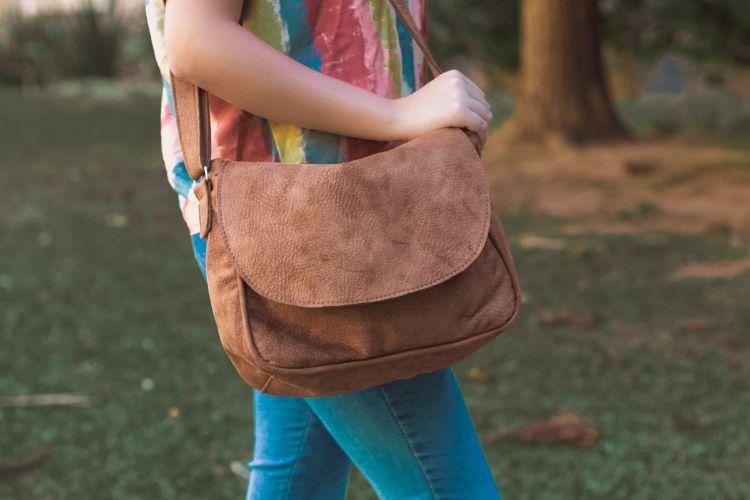 hard leather saddlebolsas