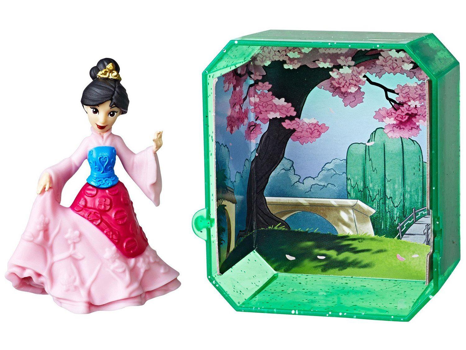 Boneca Princesas em Cápsulas 